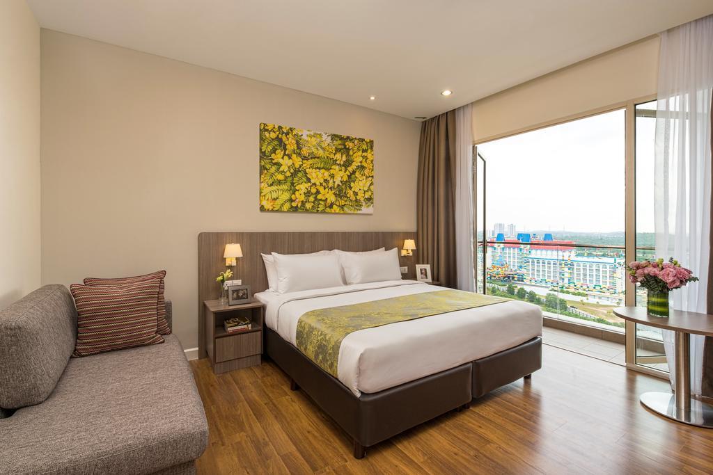ซัมเมอร์เซ็ท เมดีนี้ อิสกันดาร์ ปูเตรี Hotel นุสาจายา ภายนอก รูปภาพ